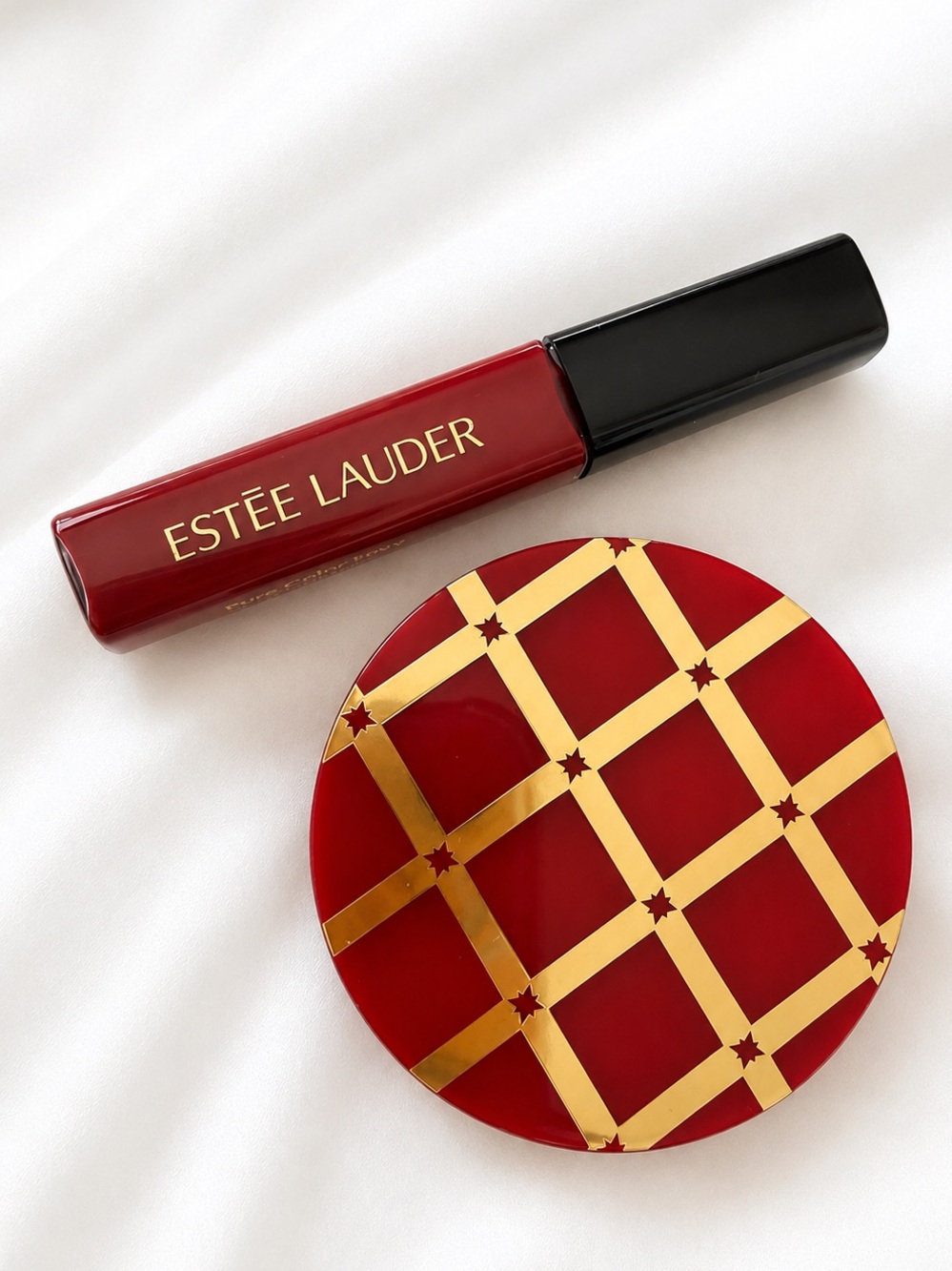 Estée Lauder Red Lip Gloss with Gold-Accent Red Compact